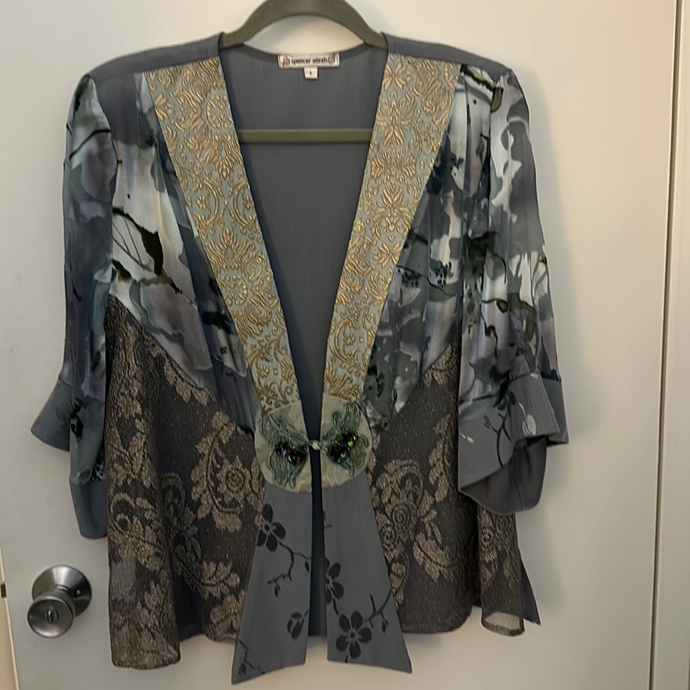 Spencer Alexis Silk and lace Kimono Jacket with brooch L
